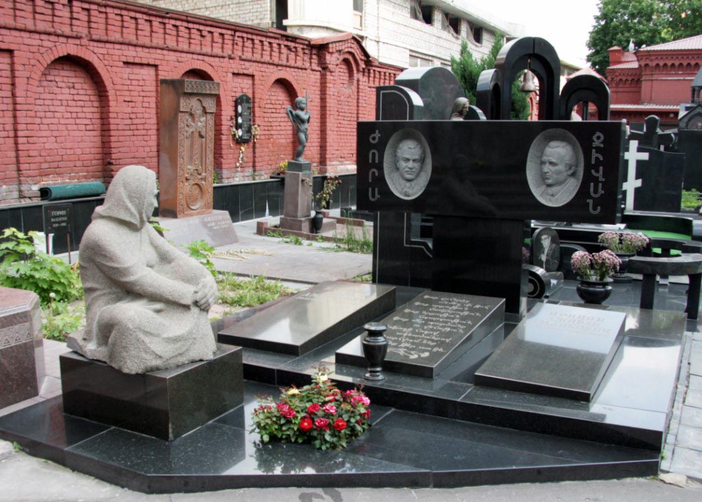 Недорогие мемориальные комплексы в москве